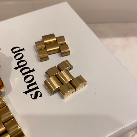 Michael Kors Gold Watch w/ Extra Links 100% Authentic Designer Chunky Statement - Picture 5 of 15